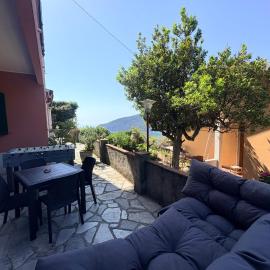 Relax Between Cinque Terre and Portofino: Moneglia'da bir otel