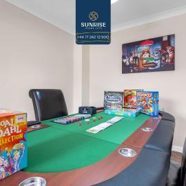 TOWNHOUSE with POKER TABLE - Invoice and REDUCED PRICES only via SUNRISE SHORT LETS DUNDEE, Spacious Rooms with TVs, Central, by SUNRISE LONG LETS and SERVICED ACCOMMODATION DUNDEE