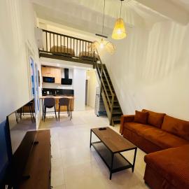 Maison avec Parking - Patio - 4 Personnes - Proche Plage et Wifi, hotel in Le Grau-du-Roi