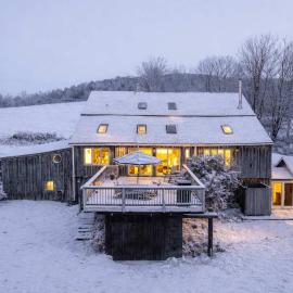 Belleayre Barn - Historic Barn wit Mountain Views & Sauna, hotel di Fleischmanns