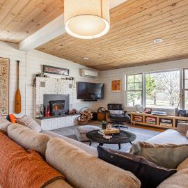 소거티즈에 위치한 호텔 Blue Mountain Cabin - Saugerties Gem with Hot Tub