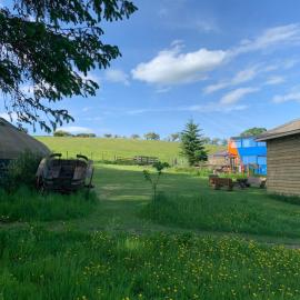 Bracken Barns Glamping & Massage, hotel in Minishant