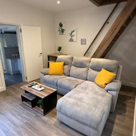 Large Private Suite Sleeps 5 Near Hospital Ideal for Families & Workers
