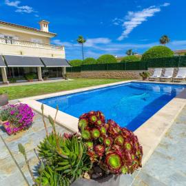 Villa Mariela by NPMallorca, Hotel in Sa Coma