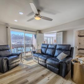 22 Mile Marker! Indoor/Outdoor Pools, Hot Tub! New, hotelli kohteessa Osage Beach