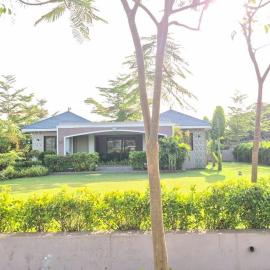 Shreedhar relaxo villa, Hotel in Vehelāl