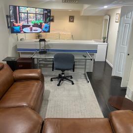 bachelor basement apartment with private kitchenette, washroom, and parking, khách sạn ở Toronto