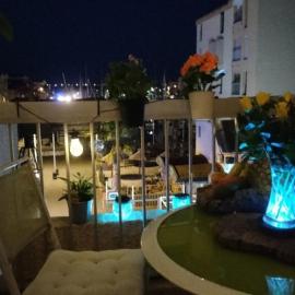 Magnifique appartement piscine et terrasses, hotel u gradu Grisan
