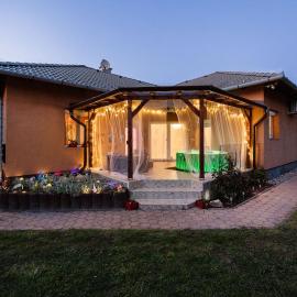 House of Moments, hotel in Maglód