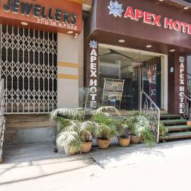 Hotel O Apex Hotel, מלון בBaharampur