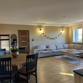 A cozy and spacious three-bedroom semi-detached house awaits guests
