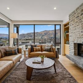 Lakeside Bliss Luxury 2 Bedroom Apartment