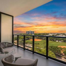 Miami Beach Condo - Rooftop Pool & Steps to Beach
