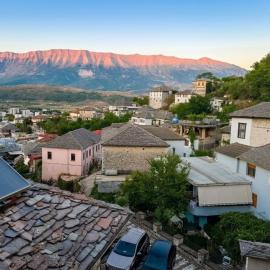 House in the old town with view, hotel in Gjirokastër
