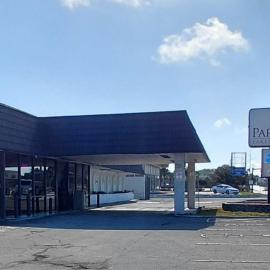 Paramount Lakeside Inn & Suites
