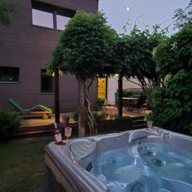 Luxury Prague Garden Retreat with Hot Tub and Pinball