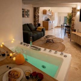 SUITE QU4TRE, Jacuzzi, Citadelle Bastia, hotel din Coventry