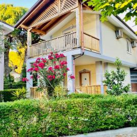 Seabreeze Villa Lalez Bay, Hotel in Draç