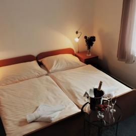 Penzion Pamplona, hotel v destinácii Libochovice