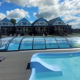 Large holiday home, summer pool, sauna, jacuzzi, hotel in Brzuze