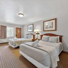Eagle Motel Suite 117
