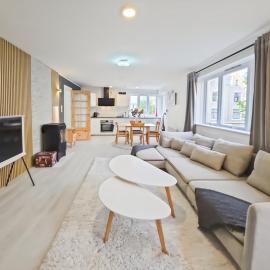 Modern 3BR Near Centre Free Parking