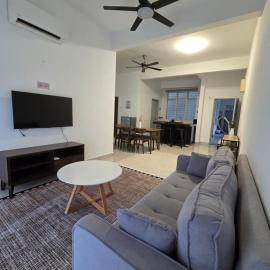 Homestay D'Casa, Apartment In Sepang, KLIA, hotel a Sepang