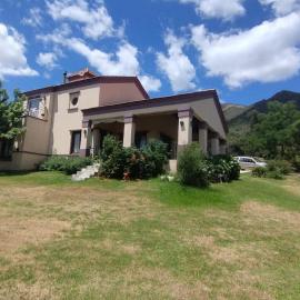 Alma Toscana casona de 3 dormitorios con parrillero cubierto