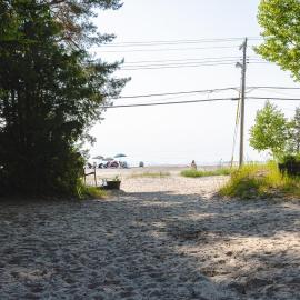 Private Beach Access -Cottage 11, hotel u gradu Sauble Beach