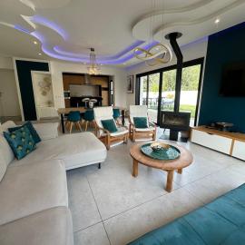 16 personnes - Jacuzzi -Wi-Fi Netflix - Parking