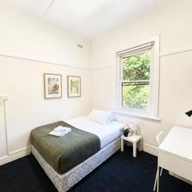 Barkly St - Budget Stay Near the Beach
