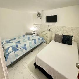 Hostal CAMPOAMOR, hotel in Medellín