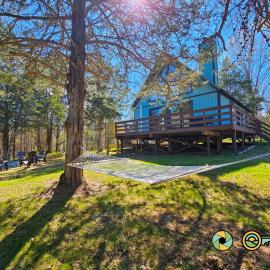 59 West Eaglewood Lane: RR Chalet, хотел в Mount Jackson