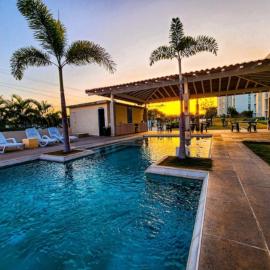 Relax Terrace Condo Near Coronado Beaches, hotel in El Creo