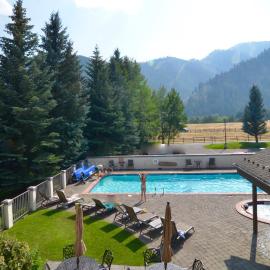 케첨에 위치한 호텔 Sun Valley Adventures Heated Pool & Spa
