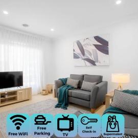 Mill Park में, होटल Peaceful Designer 2BR at Leafy Mill Park