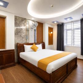 Sky Star Hotel Go Vap - Free Parking & Netflix، فندق في مدينة هوشي منه
