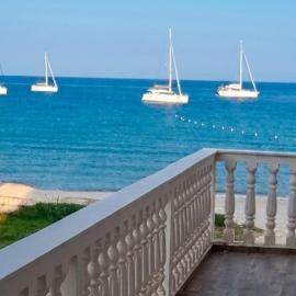Marathon Studios & Apartments، فندق في كيري