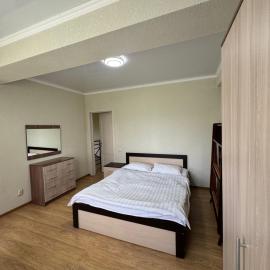 Vzmoryecity, hotel i Bosteri