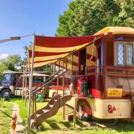 Molly the Showman's Wagon, hotel in Hailsham