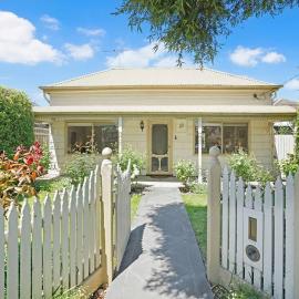 Relaxing 3BR Retreat Close to Beach Historic Port, hotel a Williamstown