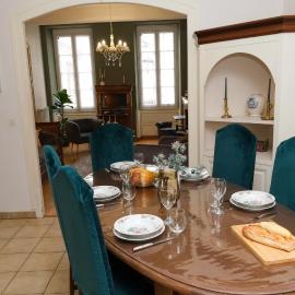 Romantic apartment-Hyper centre, hotel in Bagnères-de-Bigorre