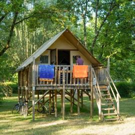 Camping Onlycamp Le Sabot, hotel in Azay-le-Rideau