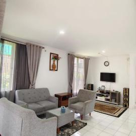 Villa Dalia Puncak N5-10, hotel di Cikundul