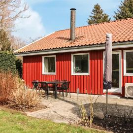 Beautiful Home In Holbæk With Wifi