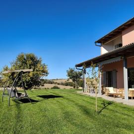 Le parole del gelso, hotell i Morrovalle