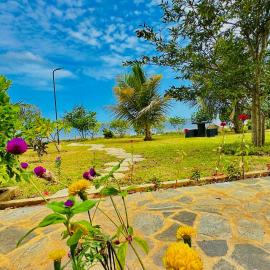 Lake Breeze Cabana Yala