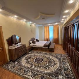 Rahat Ev, hotel en Ganja