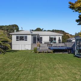 Ocean Breeze Escape - Ohope Holiday Home, hotel in Ohope Beach