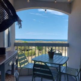 Studio cabine, vue mer, piscine, hotel in Saint-Cyprien-Plage